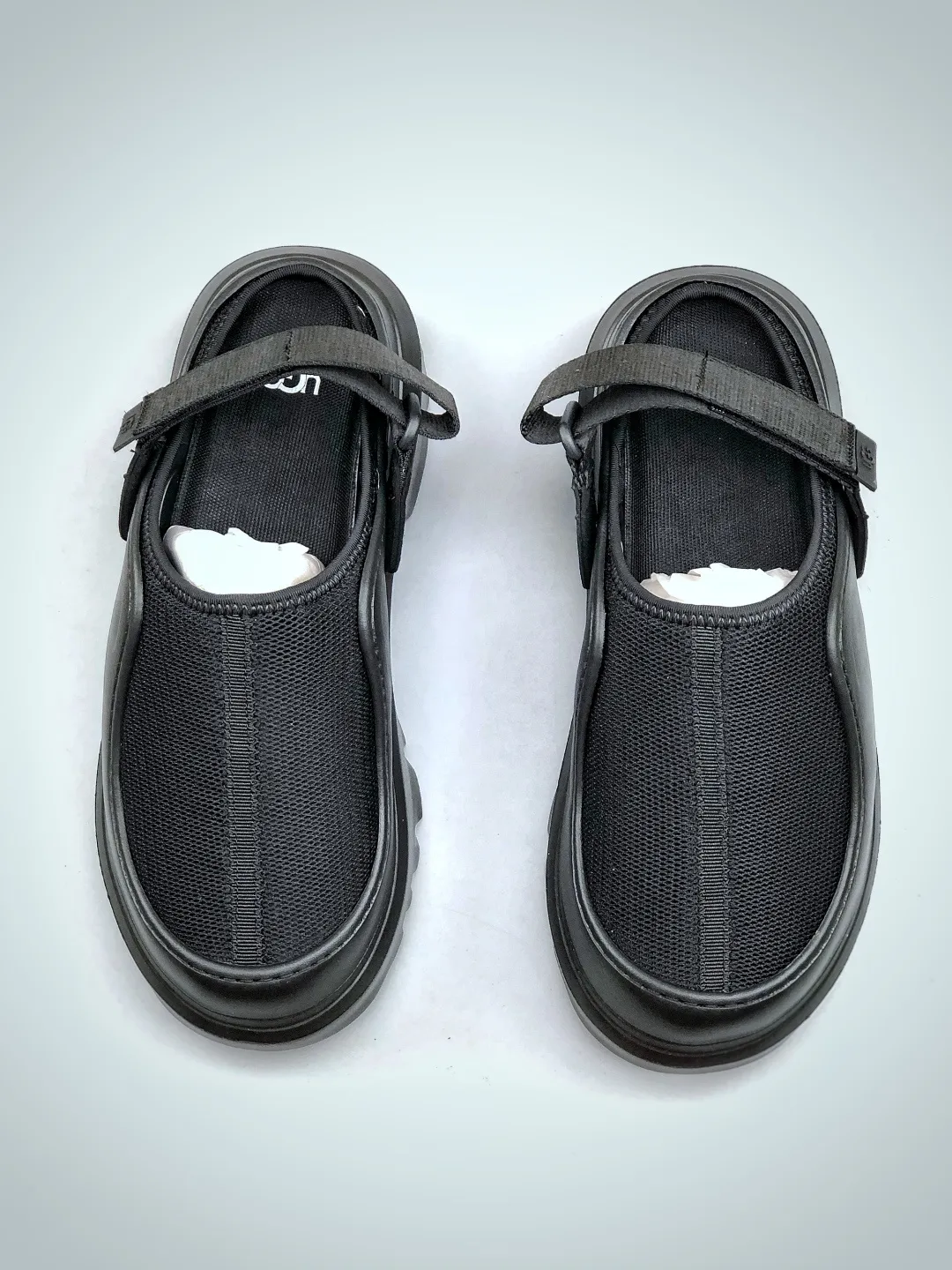 💰440 support store L/UGG summer new snow answer SKTA classic simple, comfortable and versatile, fashionable and casual, thick sole, comfortable, lightweight and breathable clog shoes, silent, wear-resistant and anti-wear. It is a vitality bomb in summer, full of youthful vitality, mesh material is breathable and light, super cool to wear in summer. Adjustable buckle design, convenient and considerate. The thick sole is non-slip and makes walking stable. Whether you are playing on the beach or strolling in the city streets, it can make you full of energy and become the center of attention ~ Size: 38-44